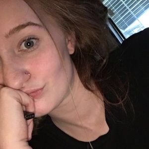 Meet your Posher, Carrie